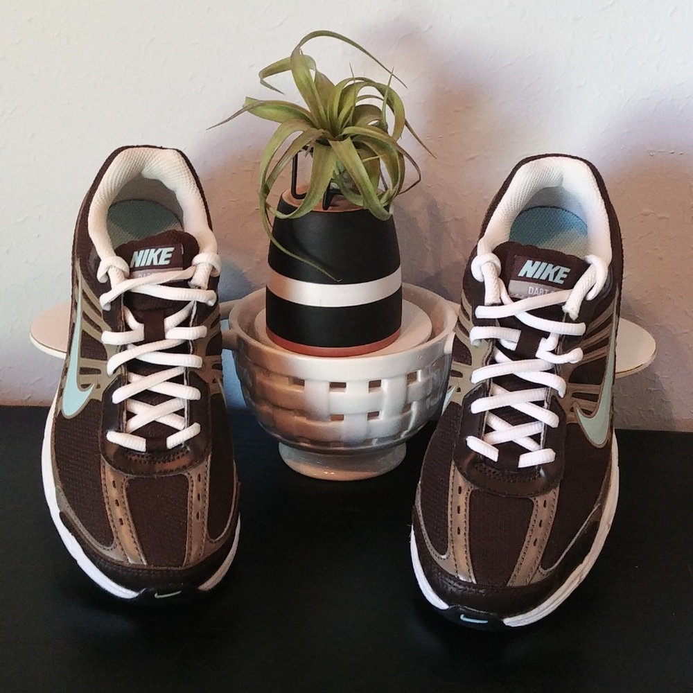 Nike Womens Dart sz6.5 Running Shoes - Picture 2 of 4